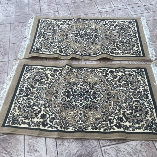 Rugs set of 2 like new, 1.4x0.72 m each