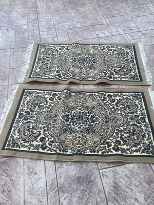 Rugs set of 2 like new, 1.4x0.72 m each
