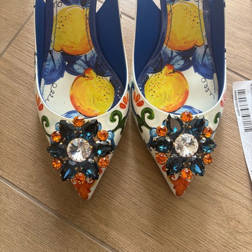 Dolce Gabbana shoes new, white with box and dust bag