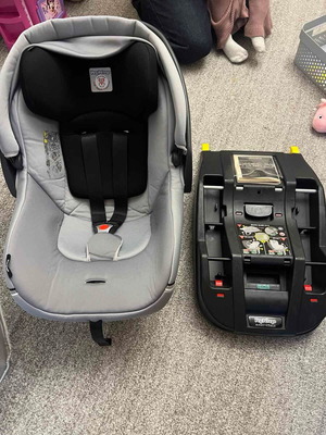 Peg Perego Primo Viaggio SL 0-13 kg City baby car seat like new with isofix base