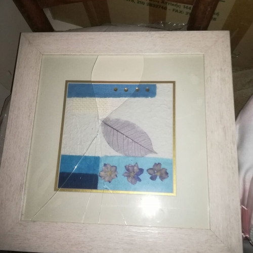 Picture frame with background new, needs glass