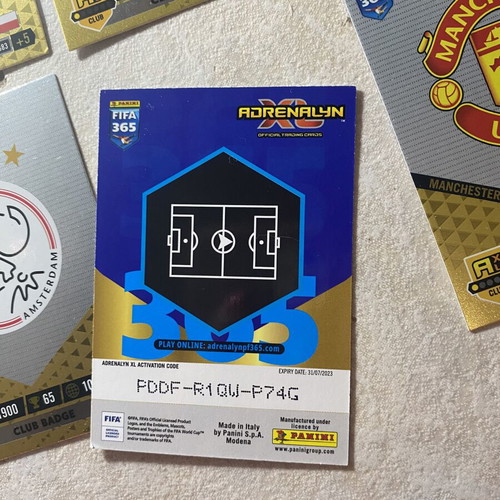 Football cards pack of 21, like new, top teams