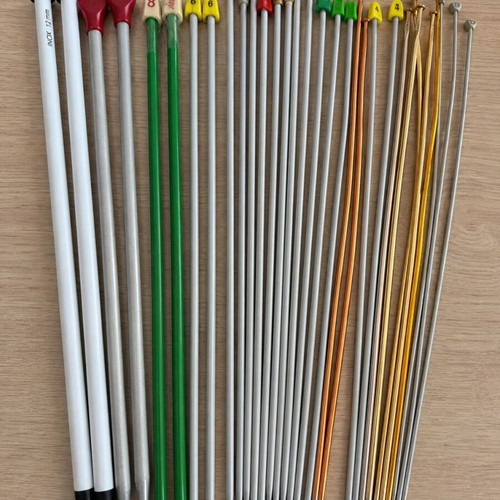 Knitting Set used with 30 Large Needles, 8 Crochet Hooks & 2 Circular Needles
