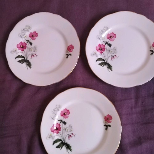 Royal Stafford porcelain plate set of 3 like new, romantic design