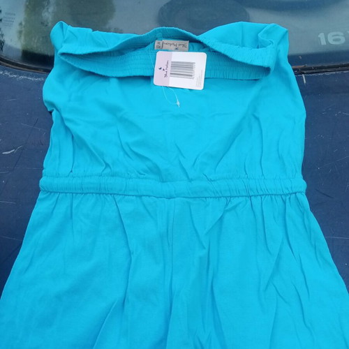 Women's fashion bundle, 6 different designs, blouses, dresses, shirts