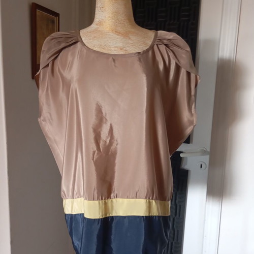 San Tropez women's blouse size M/L, beige and blue
