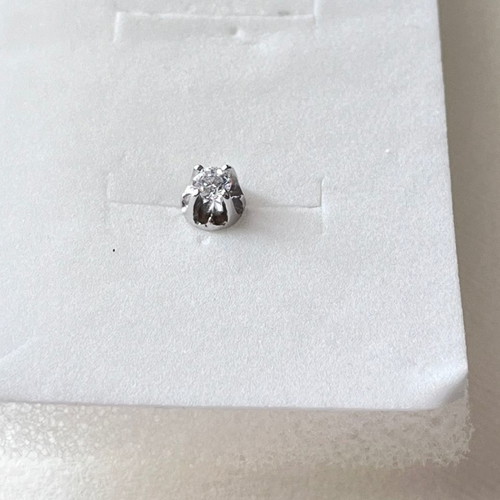 Single white gold k14 earring with zirconia new