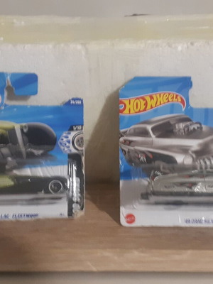 Hot Wheels classic American cars custom edition pack of 2 new