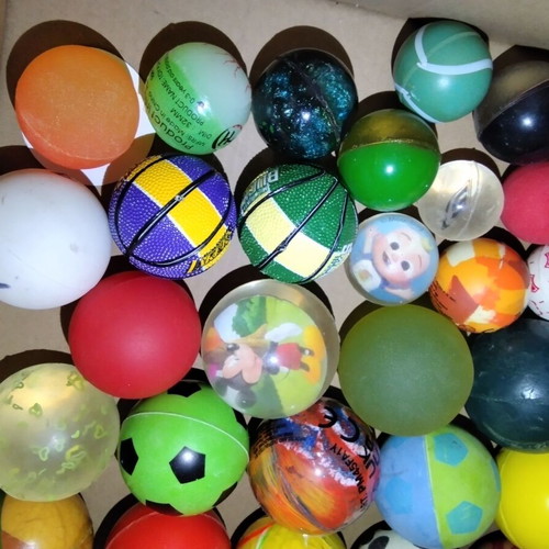 Crazy balls set like new, 60 rubber and 25 plastic pieces
