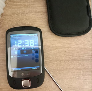 Κινητό τηλέφωνο htc touch με windows μαζί με την θήκη και γραφίδα