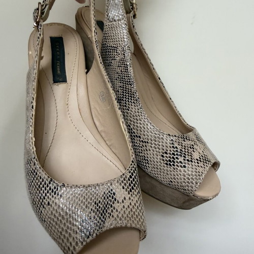 Sfera platform sandals like new, size 38, beige