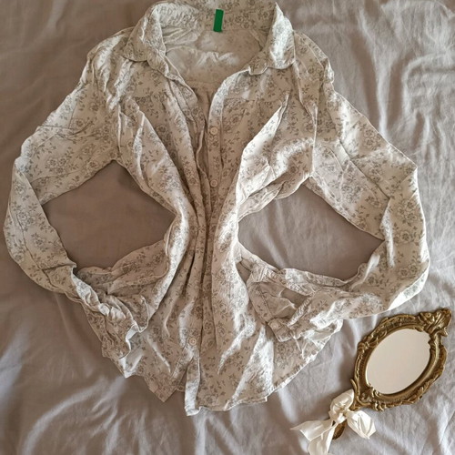 Floral shirt Benetton size S like new