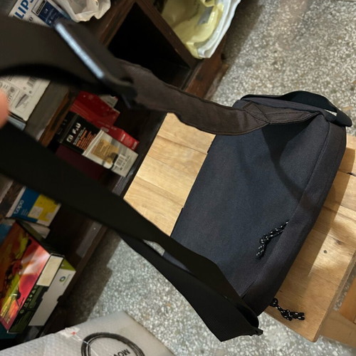 Small black waist bag like new