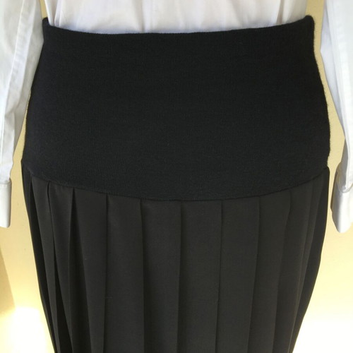 Liana Camba pleated skirt black, like new, size L 40 12