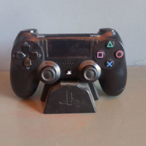 PS4 clock like new, slightly used