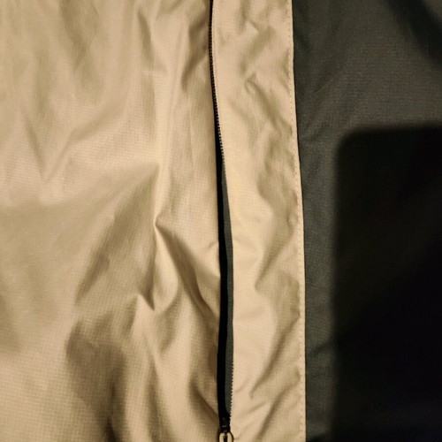nike αντιανεμικό αδιάβροχο μπουφάν ανδρικό medium που γίνεται τσαντακι