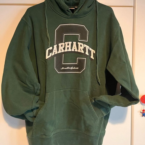 Carhartt hoodie size L very good condition, green