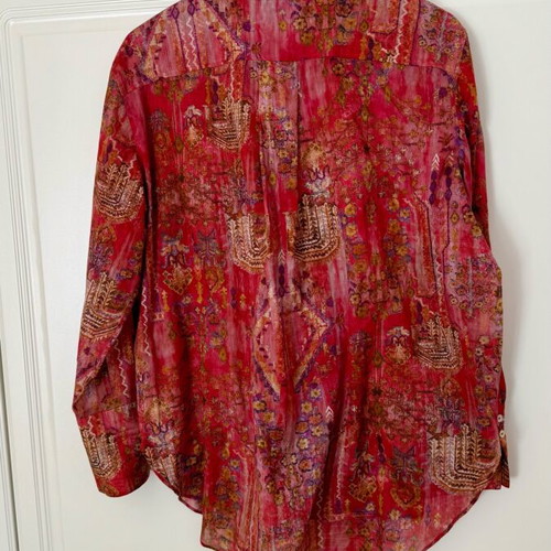 Massimo Dutti floral shirt size M like new, red pink