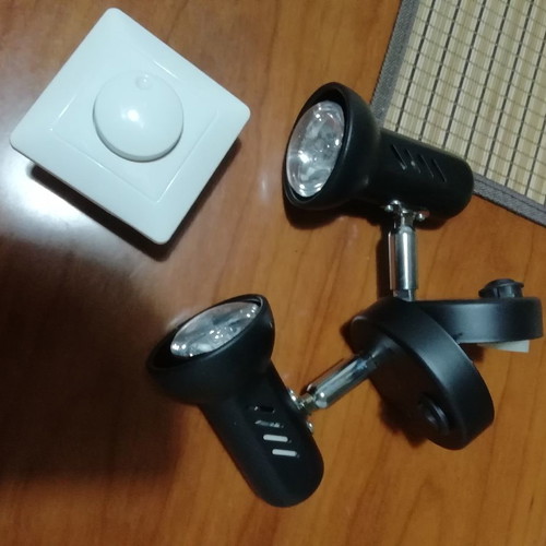 Spotlights with dimmer switch used