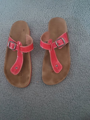 Women's slippers size 38 used, coral color