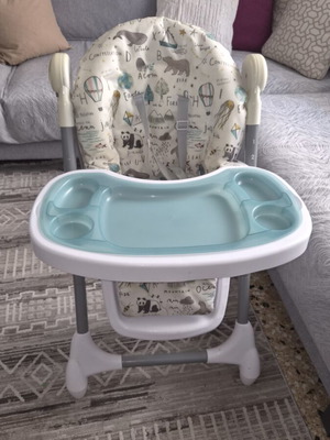 Mamas and Papas Snax highchair used with adjustable levels and foldable design