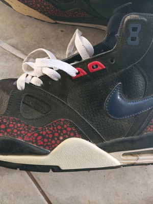 Αθλητικά παπούτσια Nike Air Jordan σε άριστη κατάσταση, μέγεθος 43