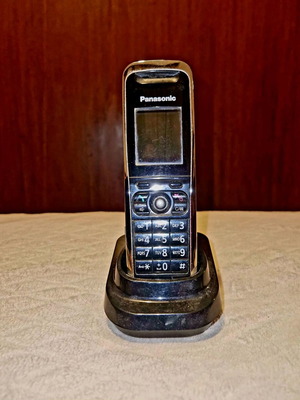 Panasonic phone with color screen and SIM card, like new
