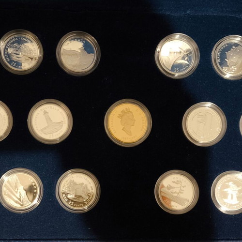 Canada 125 1992 collectible coin set like new with 12 silver proof coins