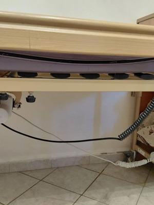 Mechanical hospital bed like new