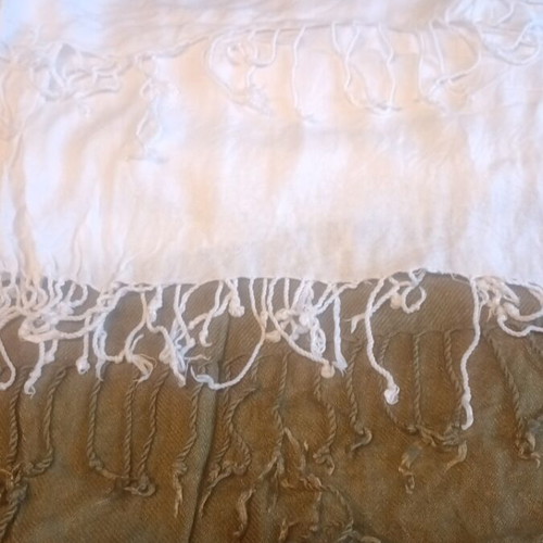 Large pashminas like new, pack of 5 pieces