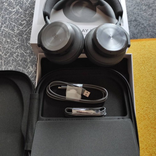 Bang & Olufsen Beoplay HX wireless headphones like new premium model