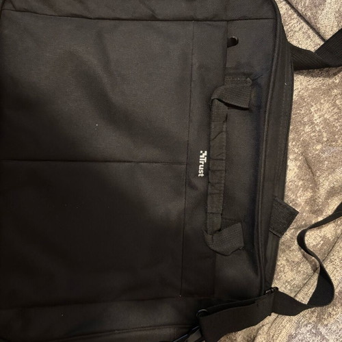 Trust TR-25245 laptop bag 16" like new, black