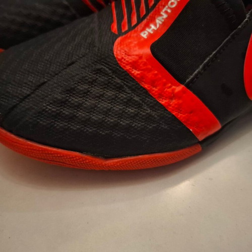 Nike Phantom Venom football shoes size 33