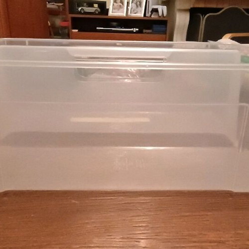 Storage container used, dimensions 25x37x12 cm