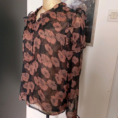 Neo Noir women's shirt size M like new