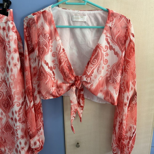 Enzzo coral set medium size, like new