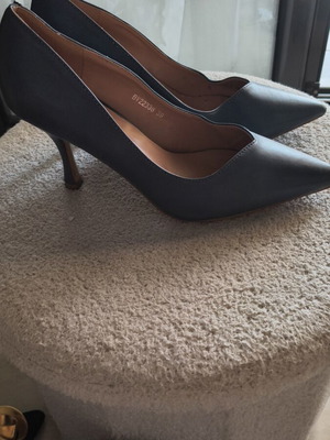 Women shoes like new, size 39, pumps
