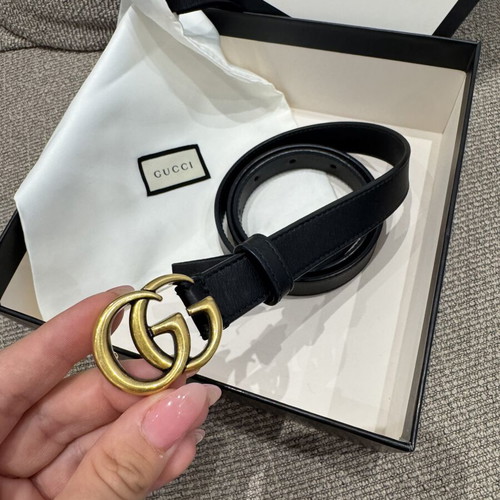 Gucci GG Marmont Thin Leather Belt size 75 like new, black and brass