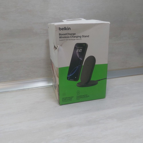 Belkin BoostCharge Wireless Charging Stand 15W Qi WIB006