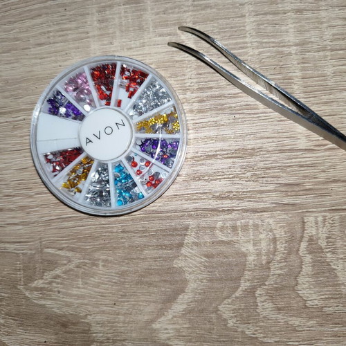 Avon nail decoration set with rhinestones and tweezers