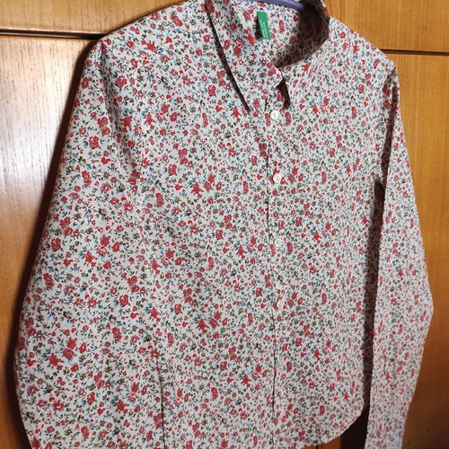 Benetton floral shirt like new, XXS, 100% cotton, white background