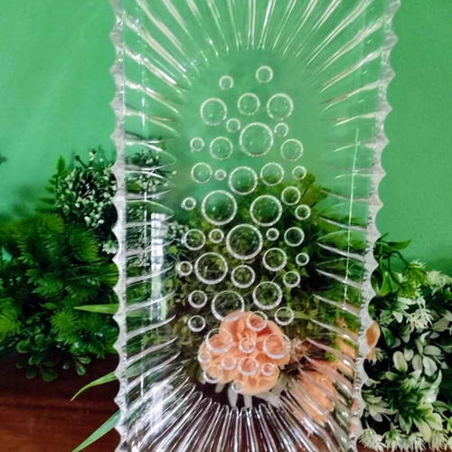 Crystal platters new, set of two with bubble effect decor