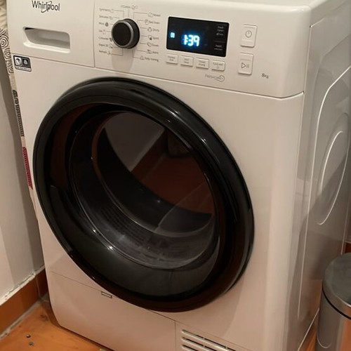 Whirlpool dryer like new, 8 kg capacity