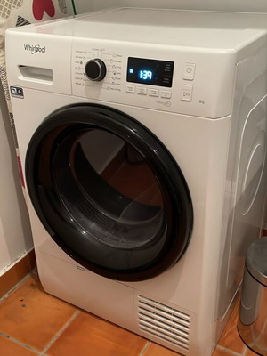 Whirlpool dryer like new, 8 kg capacity