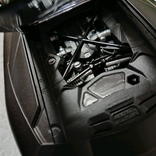 Welly Lamborghini Aventador LP 700-4 1/18 new in box