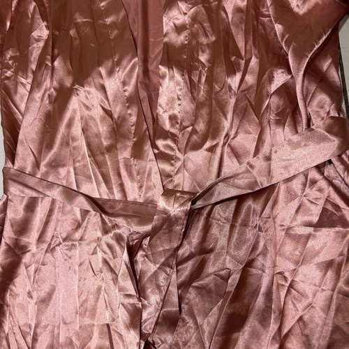 Women's robe like new, size Large, pink