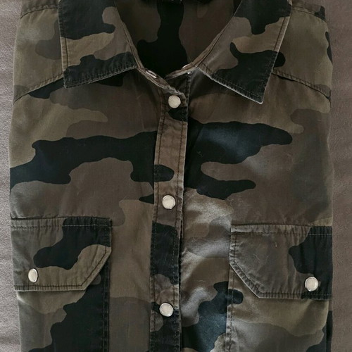 Tally Weil women's shirt small like new, multicolor