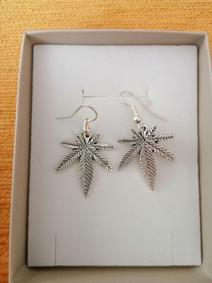 Silver color Kenyrian earrings new