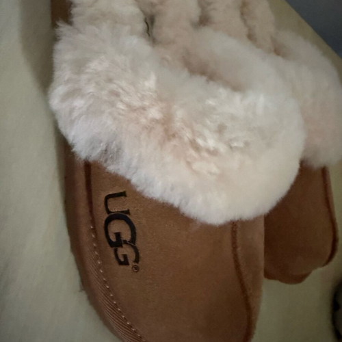 Ugg slippers size 31, beige