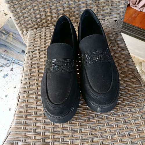 Black moccasins like new, size 42, worn once